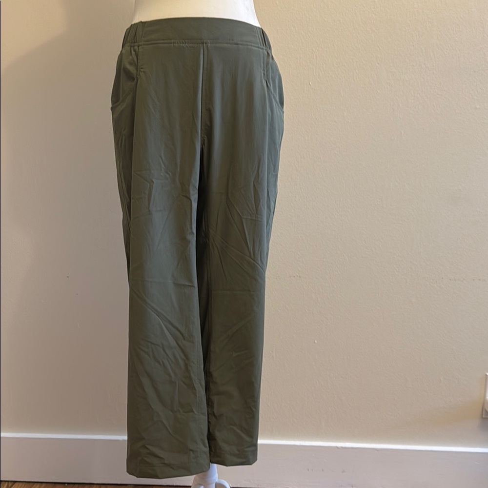Olive Green mountain hardware cropped pants
